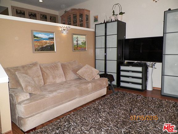 5th image of 18340 Collins St Unit B