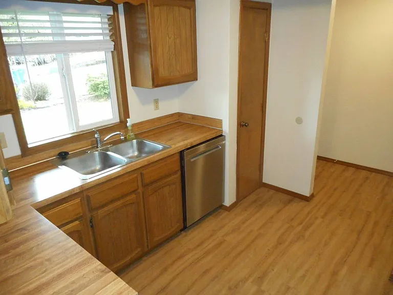 2377 Edgehill Ct S — Photo 8