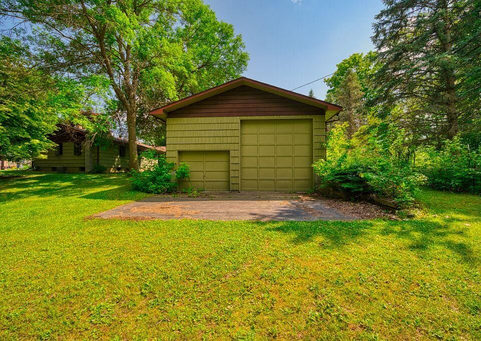 1st image of 1901 S Pokegama Ave