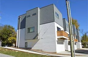 Move-In Special! 3 Bedroom Modern Home w/ Excellent Location! — Photo 2