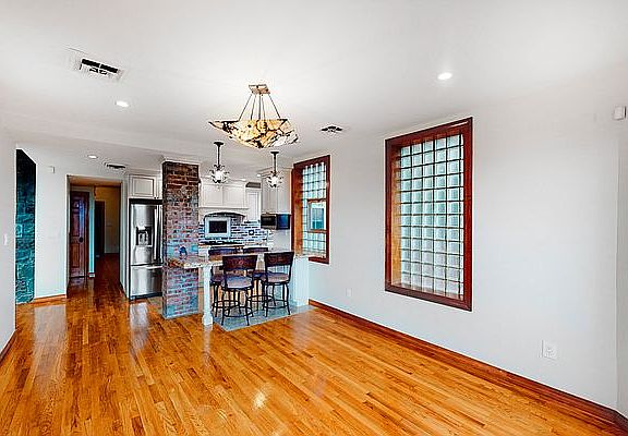 4th image of 191-30 Palo Alto Ave #1