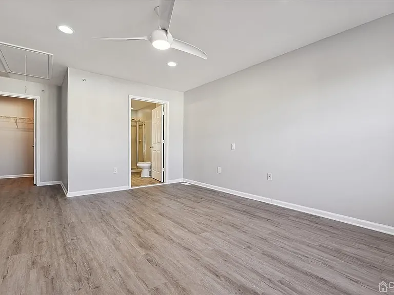 194 Pinelli Dr — Photo 12