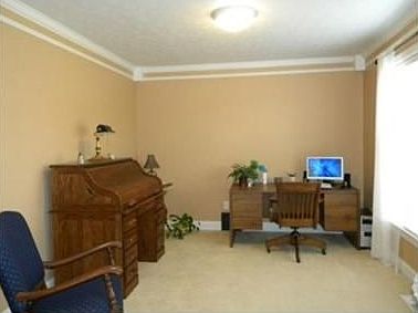 4th image of 2931 Parkwood Dr