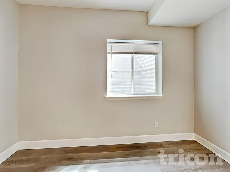 6313 N Genoa Way — Photo 9
