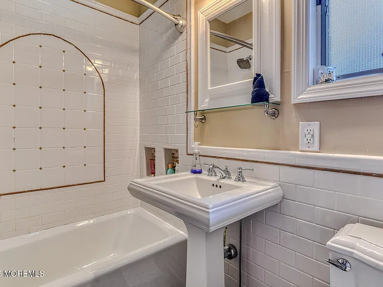 113 Central Ave #1 — Photo 24