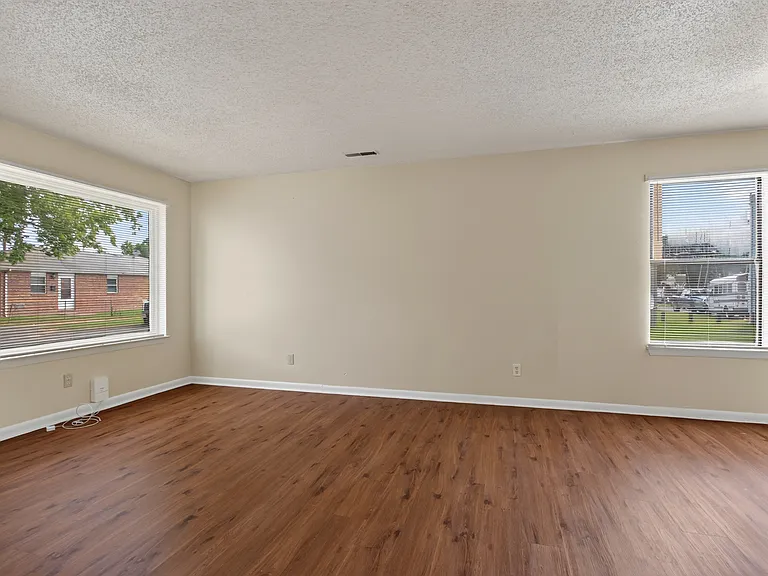 2344 Grandy Ave #B — Photo 14