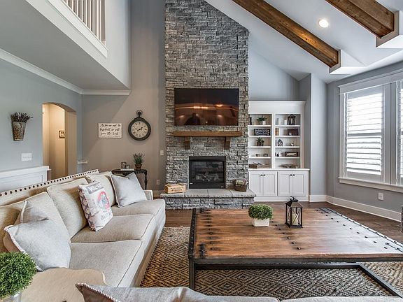 5th image of 7028 Crimson Leaf Ln