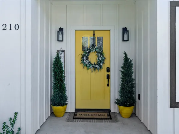 210 Stevens St, Bridgeport, TX 76426