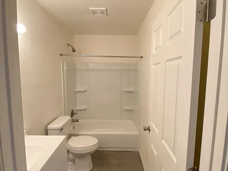 12120 Menaul Blvd NE — Photo 16
