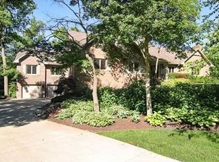 6491 Deerwood Ct, Greenwood, IN 46143