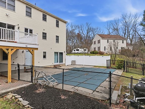 5th image of 9 Knollwood Dr