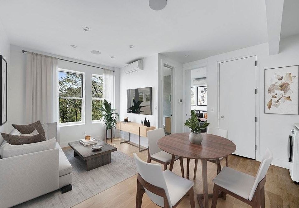 1st image of 131 Smith St #2F