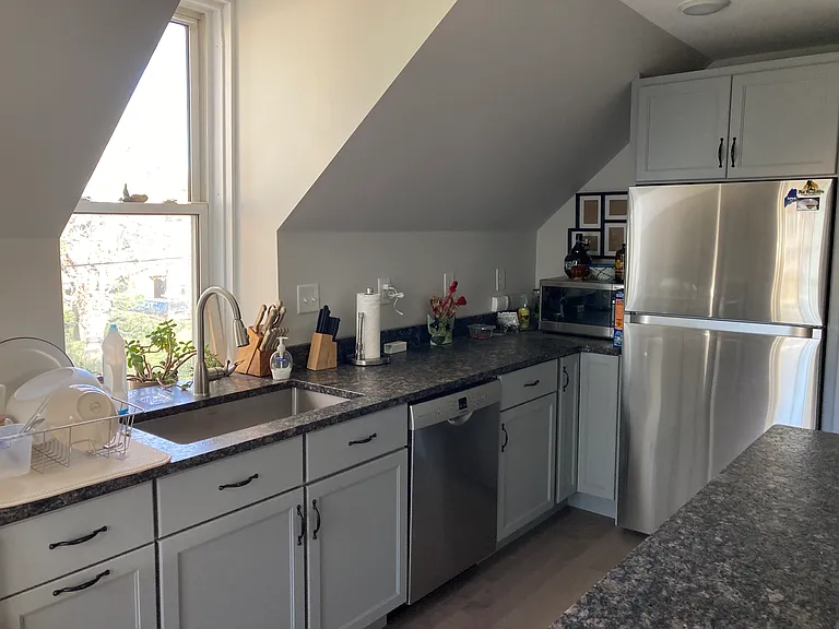 33 Pine St #2 — Photo 9