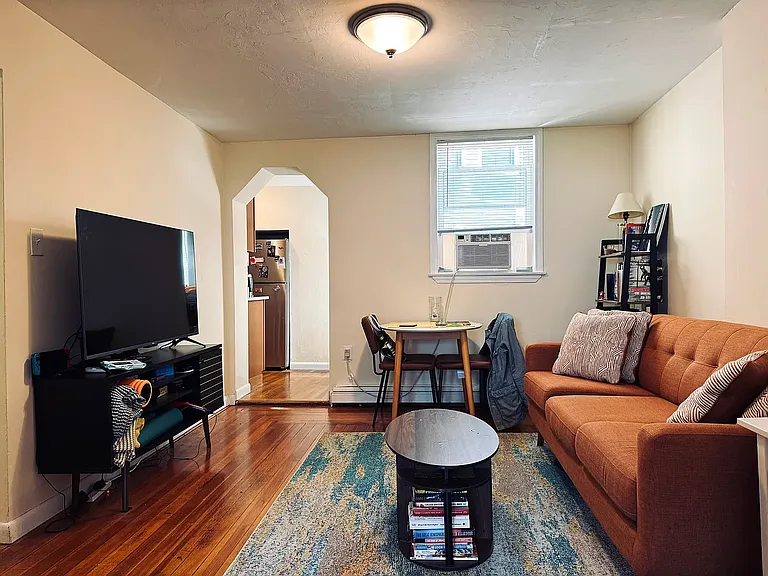 297 Meridian St #2 — Photo 8