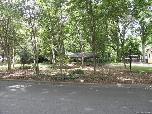 2nd image of 1619 Chippendale Rd