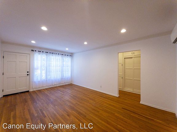 4th image of 849 S Wooster St APT 2