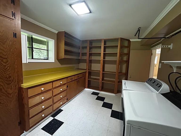 330 Sawmill Rd — Photo 20