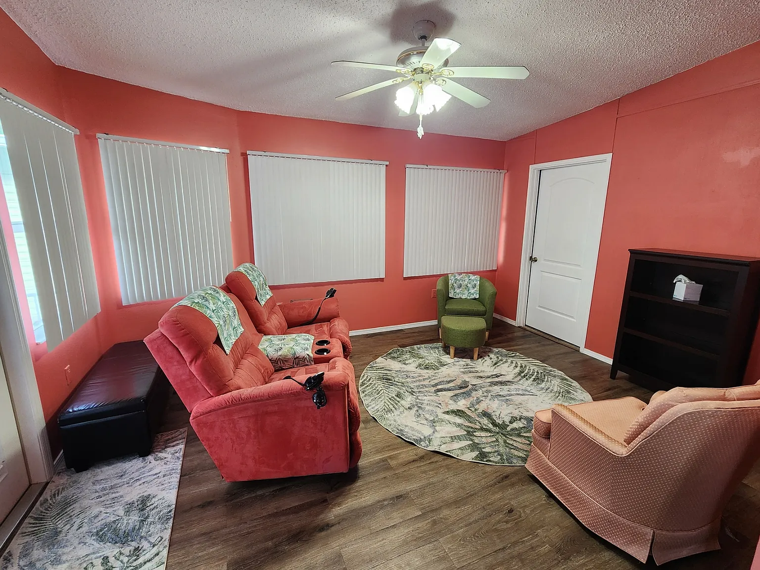 2 bed, 425 sqft, $1,200 — Photo 4