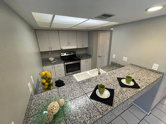 3rd image of 915 Vegas Valley Dr