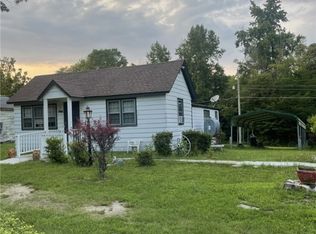 10275 Burkes Pond Rd, North, VA 23128