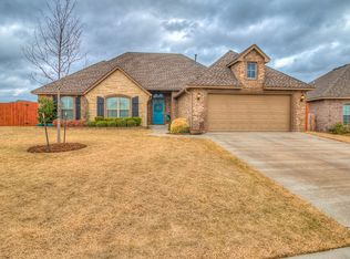 10813 NW 117th Pl, Yukon, OK 73099