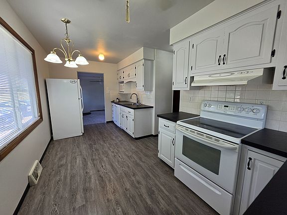 3rd image of 4747 Danbury St NE