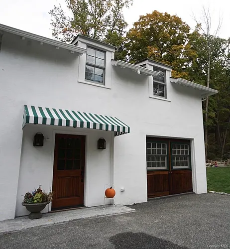 20 Ridge Rd Photo 1