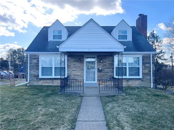 190 Woodhall Dr, Pittsburgh, PA 15236