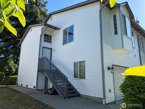 4th image of 9312 4th Avenue W #A & B