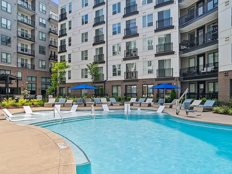 Solis Midtown — Photo 8