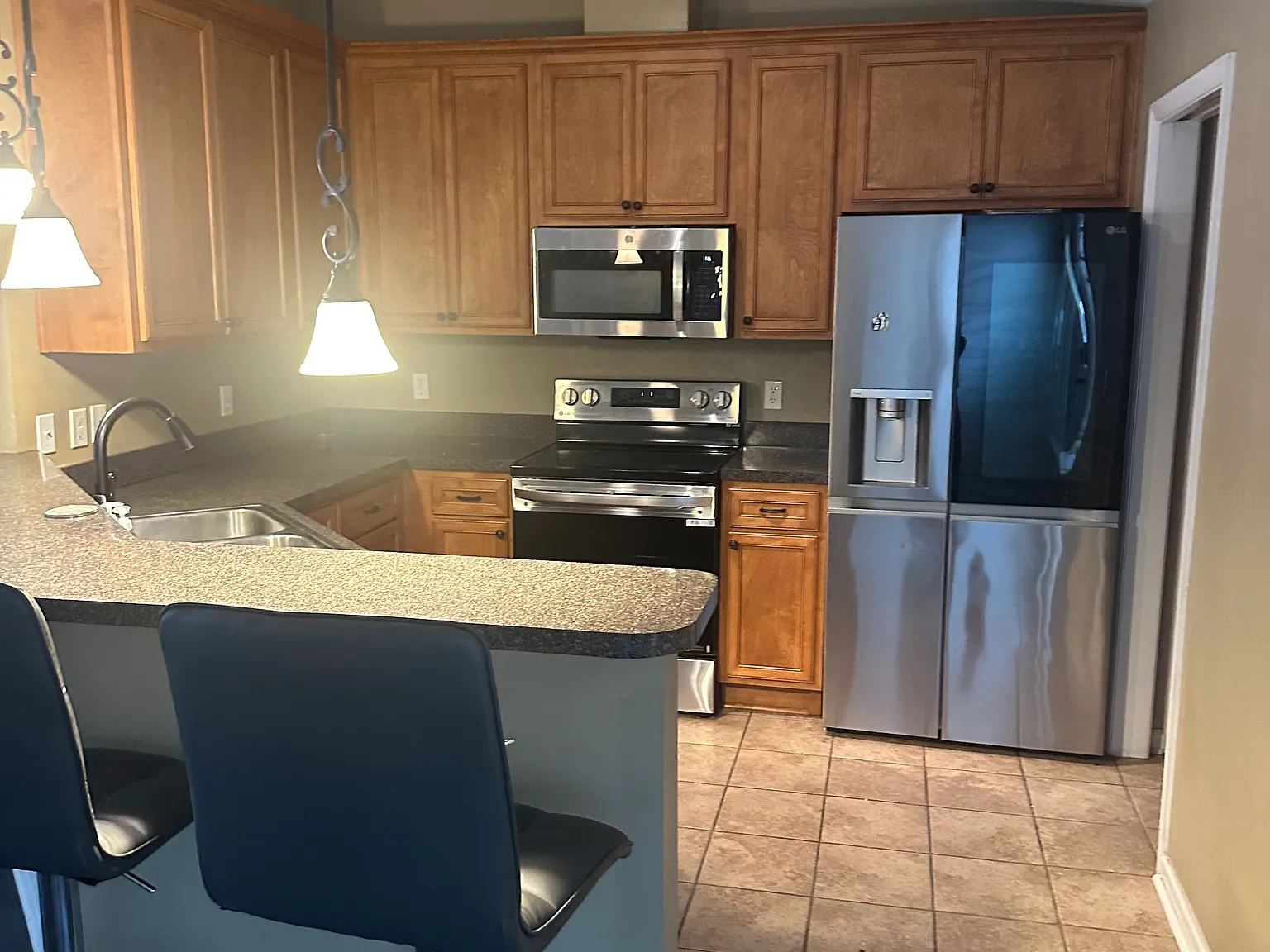 3 bed, 1466 sqft, $1,850 — Photo 1