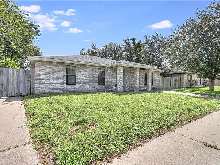 2111 E Lott Ave — Photo 8