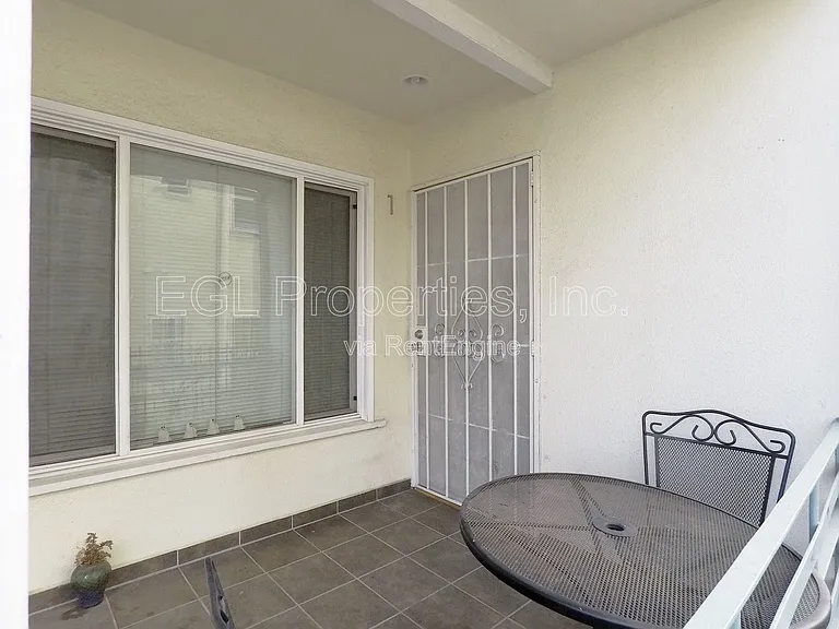 1287 S Cochran Ave #1 — Photo 8