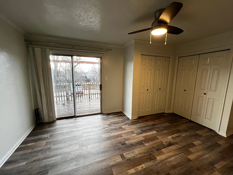423 N Main St — Photo 15
