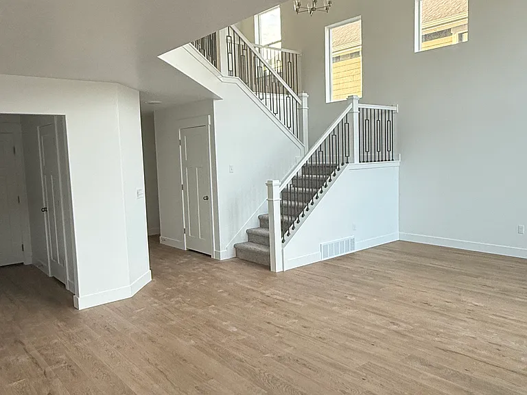896 N Banner Dr — Photo 6