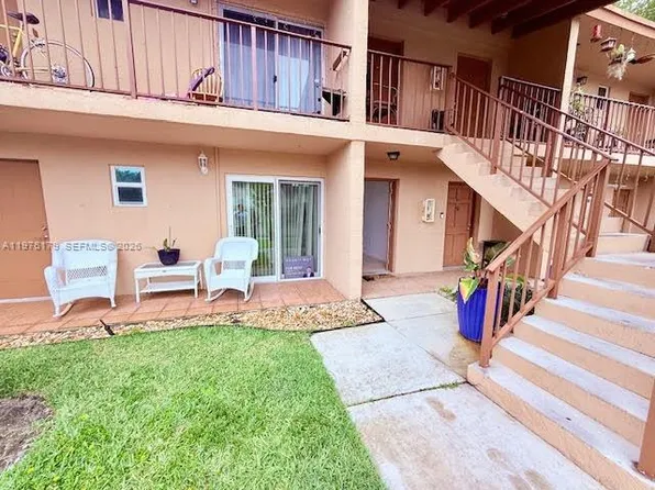 1250 NE 119th St APT 2A, Miami, FL 33161