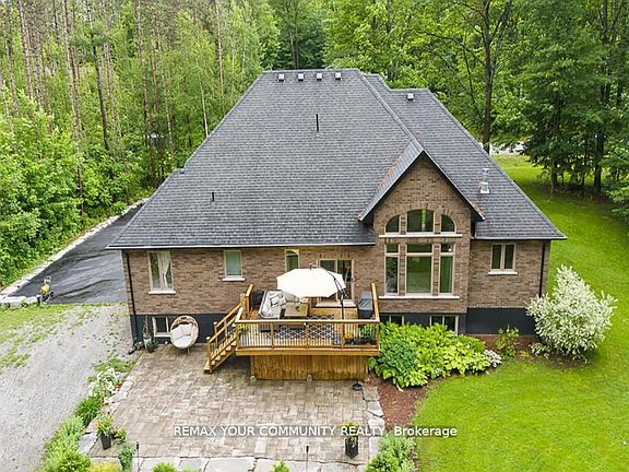 3rd image of 38 Windermere Cir