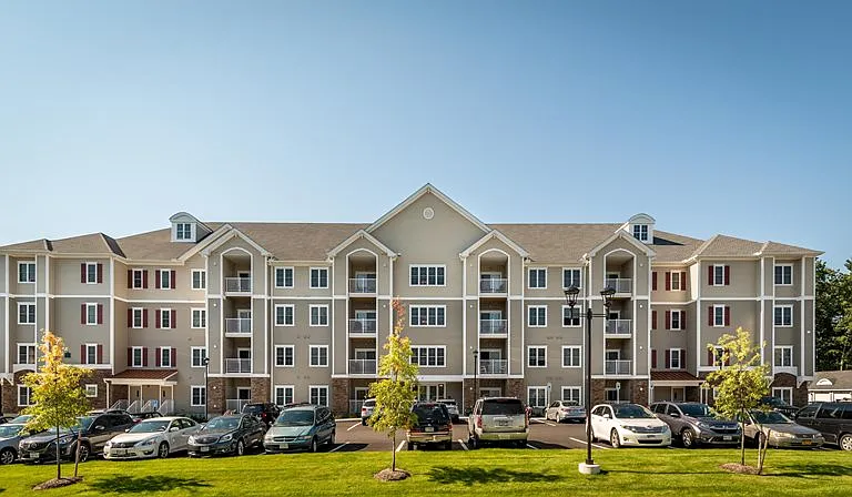 Aspen Regency — Photo 28