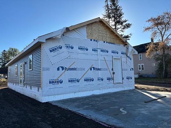 2nd image of 314 Norway Ave NE