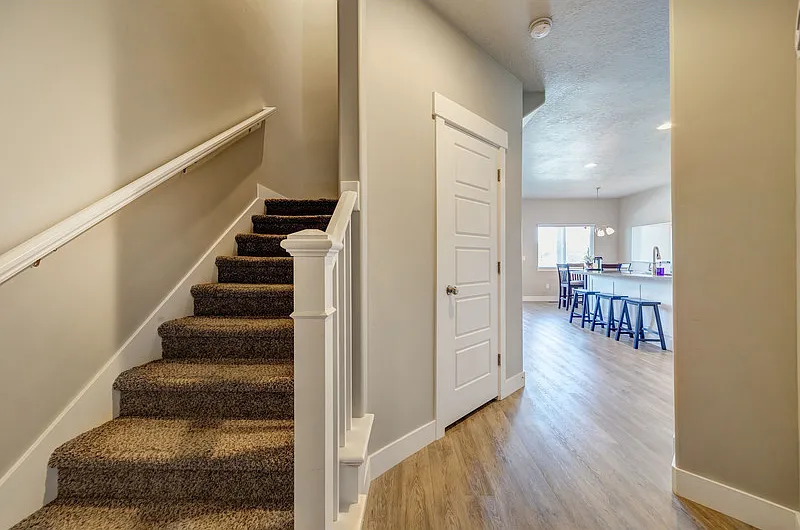 4 bed, 2.5 bath, 2350 sqft, $795 — Photo 4