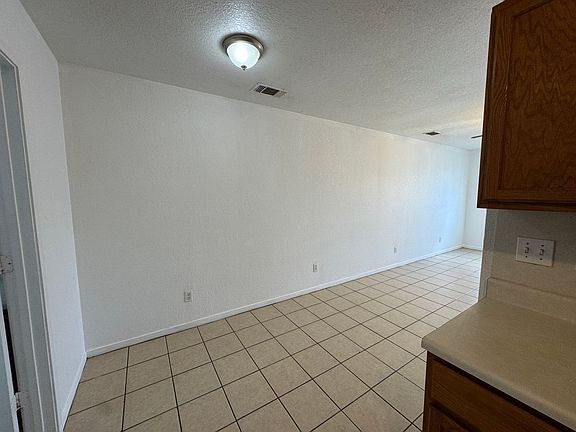 4th image of 2804 Leroy Cir APT B