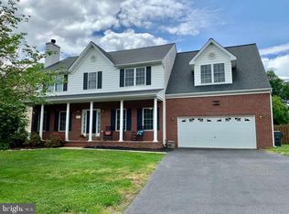 9808 Crimson Oaks Way, Fredericksburg, VA 22408