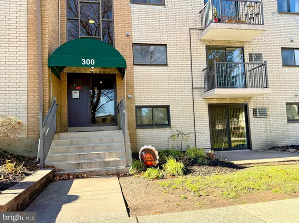 1575 W Street Rd APT 327, Warminster, PA 18974