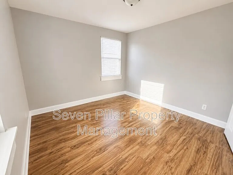 1048 Republic Ave — Photo 9