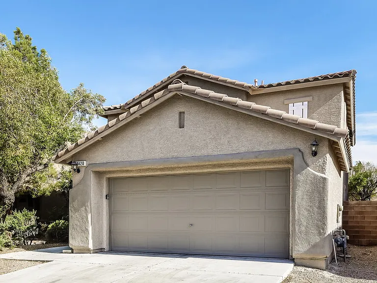 2420 Cockatoo Dr — Photo 4