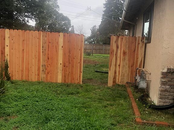 New Fencing to Large Backyard