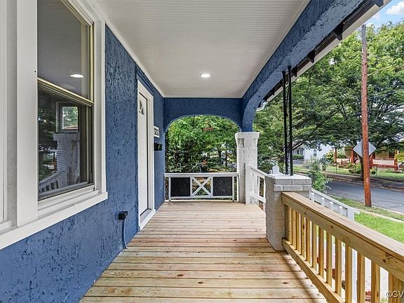 3rd image of 3232 Cliff Ave