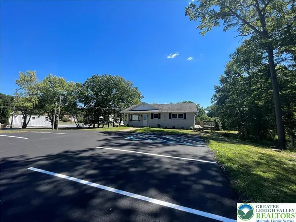 962 Pennsylvania Ave, Pen Argyl, PA 18072