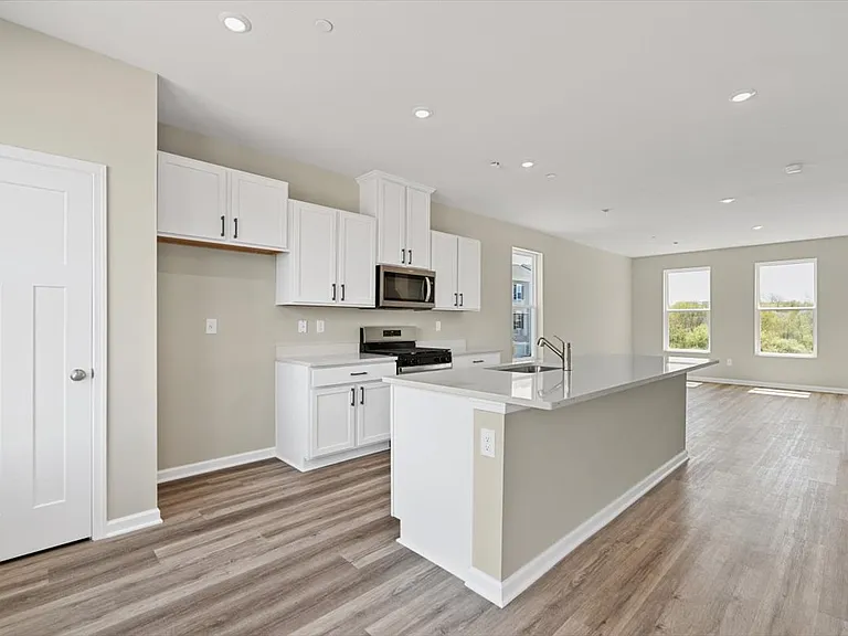 311 Alliance Dr — Photo 13