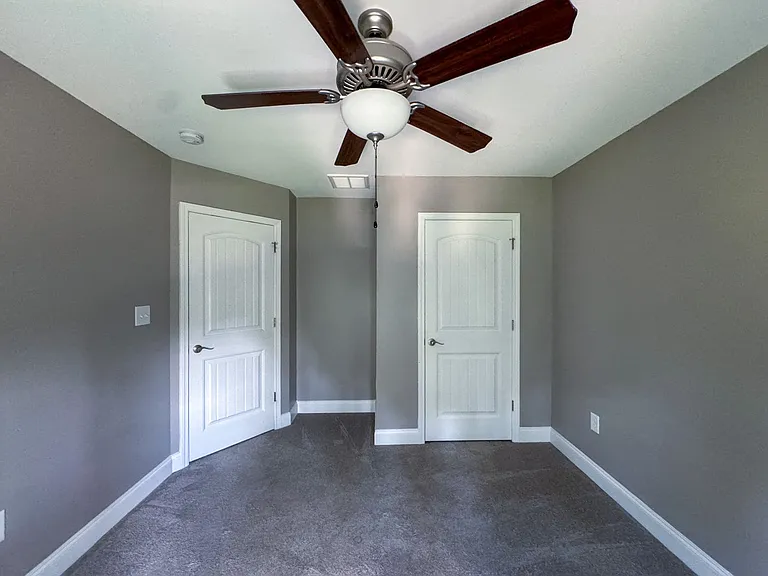 7550 Hillside Ave — Photo 31
